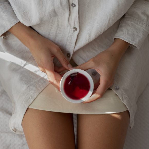 O ile dni stres opóźnia okres? Dowiedz się, jak opóźnić cykl menstruacyjny