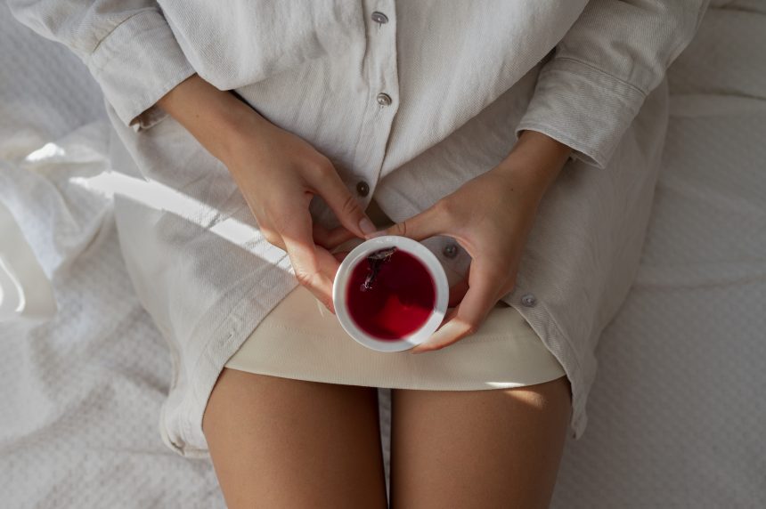O ile dni stres opóźnia okres? Dowiedz się, jak opóźnić cykl menstruacyjny